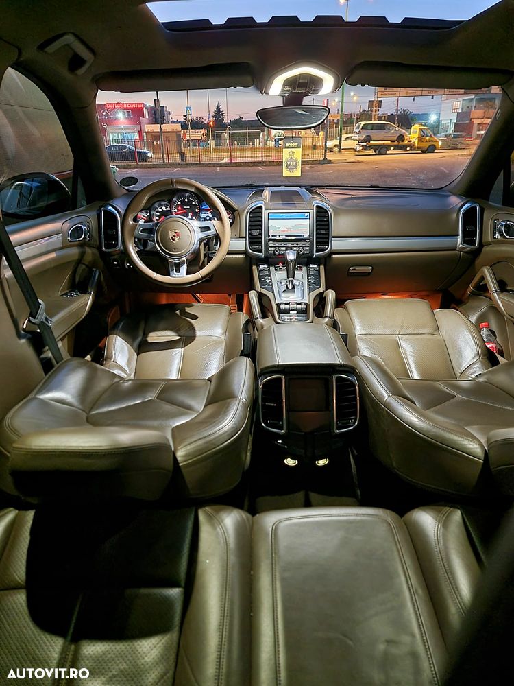 Porsche Cayenne Tiptronic S - 8