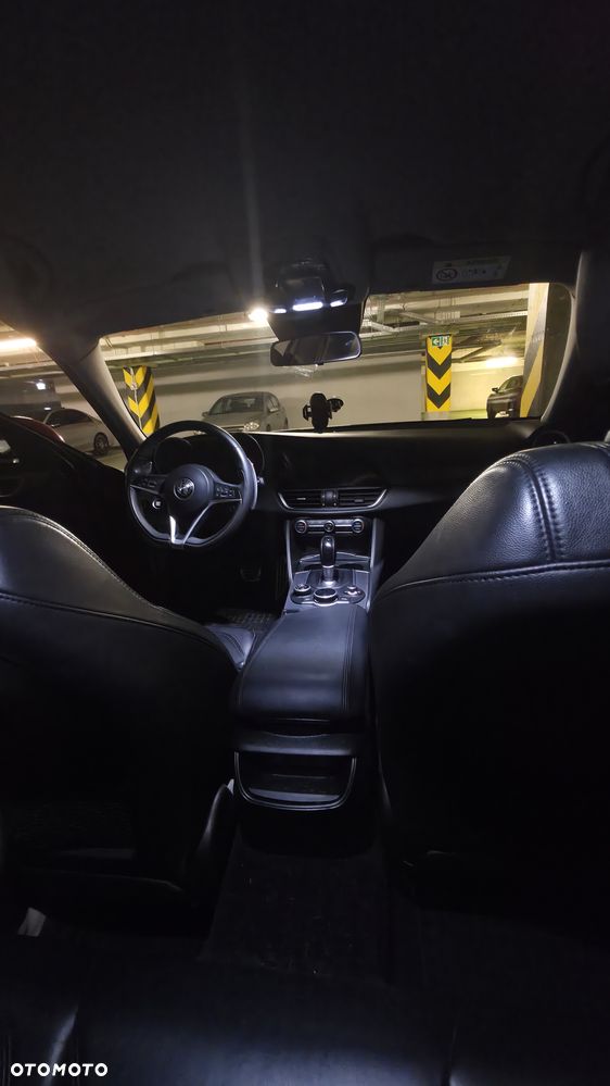 Alfa Romeo Giulia 2.0 Turbo Veloce Q4 - 14