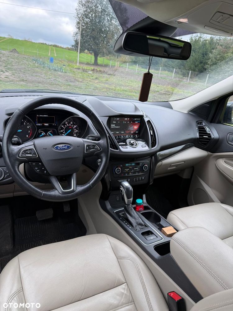 Ford Kuga - 12