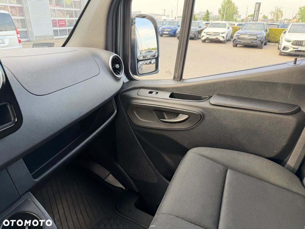 Mercedes-Benz Sprinter 319 CDI Furgon Wysoki dach Długi - 15