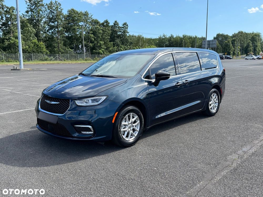 Chrysler Pacifica - 1