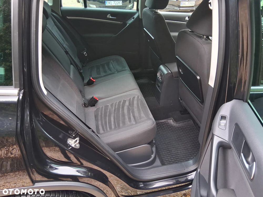 Volkswagen Tiguan - 11