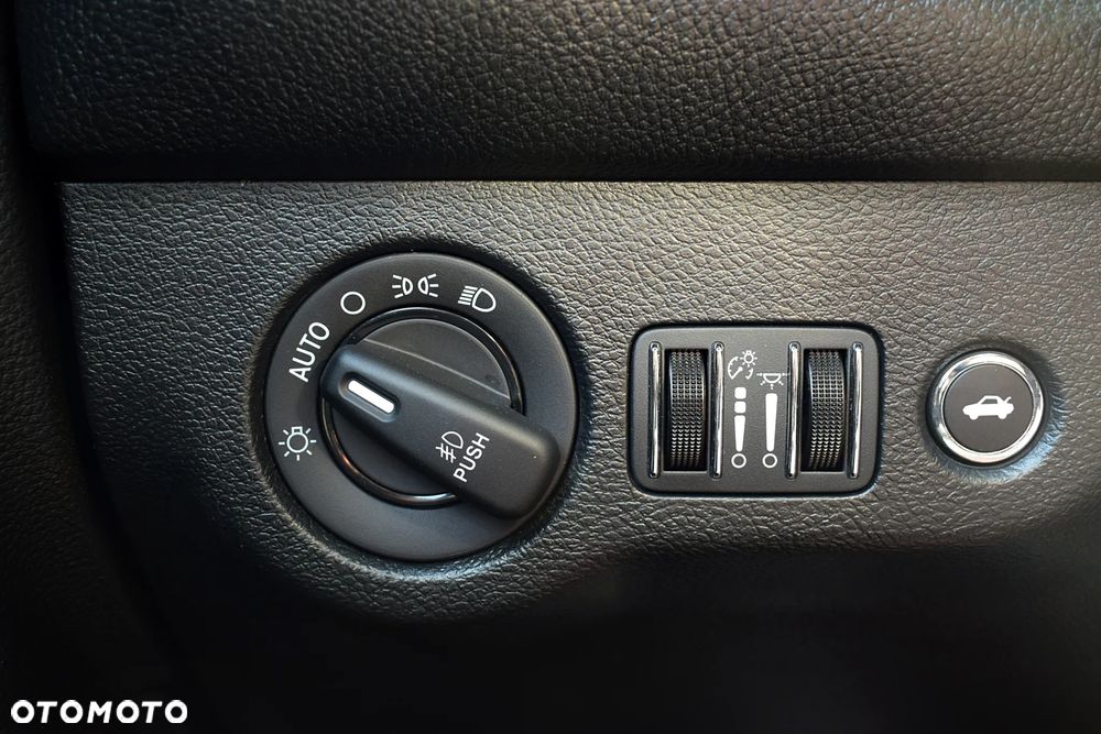 Dodge Challenger 3.6 GT Plus AWD - 11