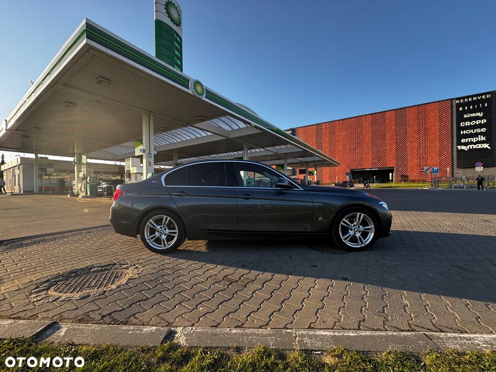 BMW Seria 3 330e iPerformance Luxury Line - 1