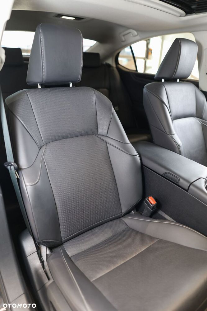 Lexus ES 300h Business Edition - 16