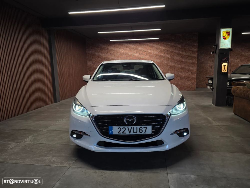 Mazda 3 Sedan 1.5 Sky-D Evolve HS Navi - 31