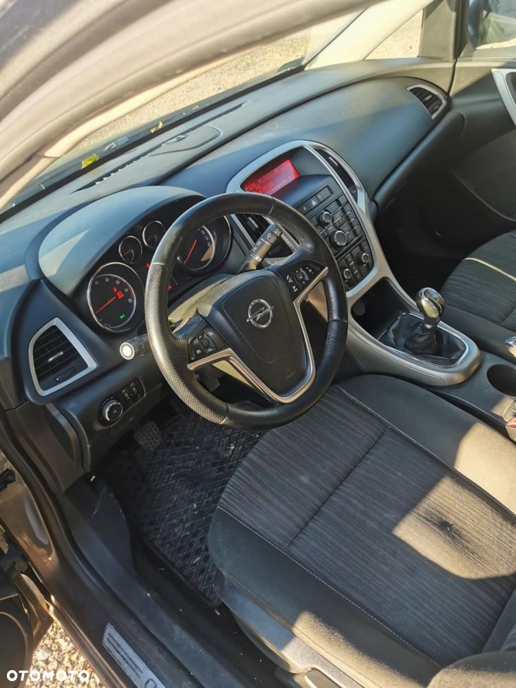 Opel Astra IV 1.4 T Cosmo - 6