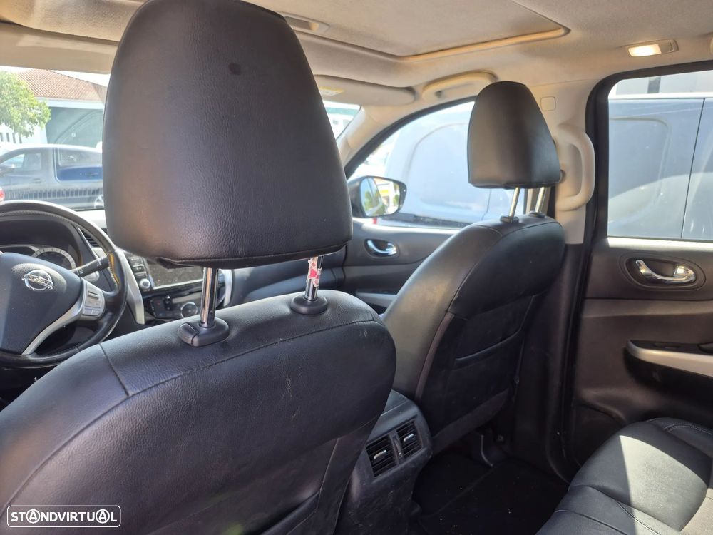 Nissan Navara 2.3 dCi CD 4WD N-Guard AT — fotografia 10