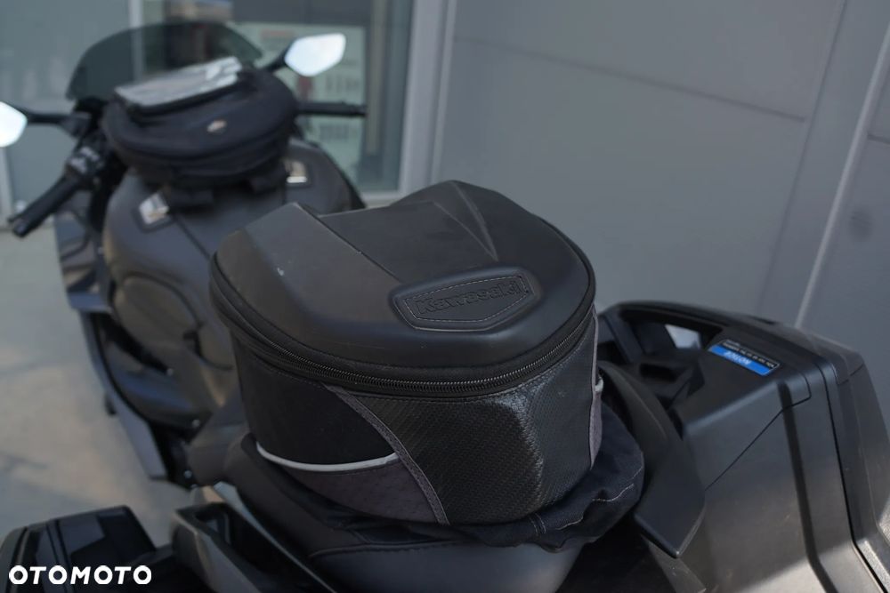 Kawasaki Ninja H2 SX - 23