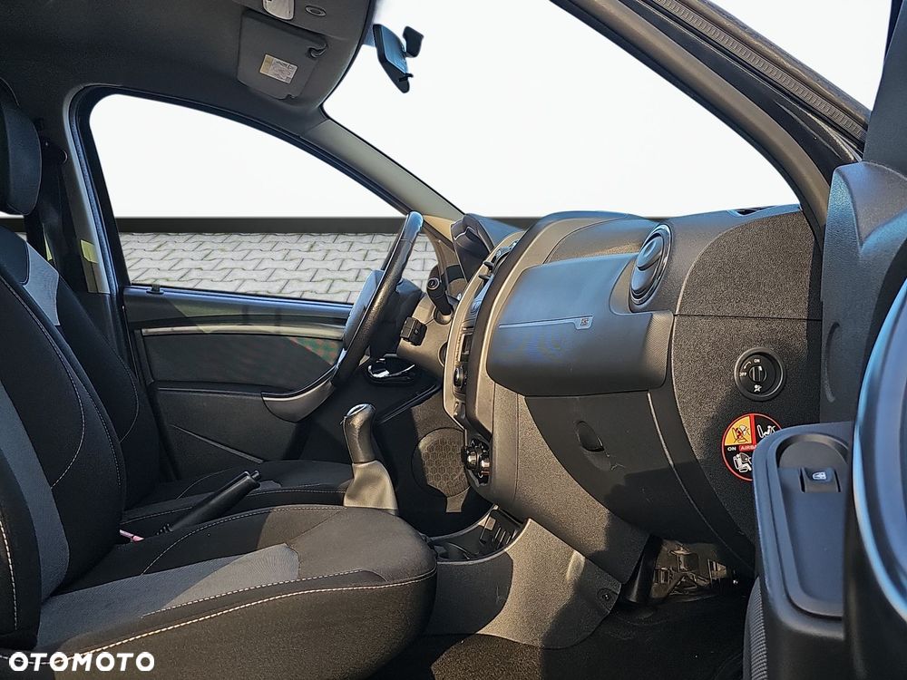 Dacia Duster 1.6 SCe Laureate S&S - 13
