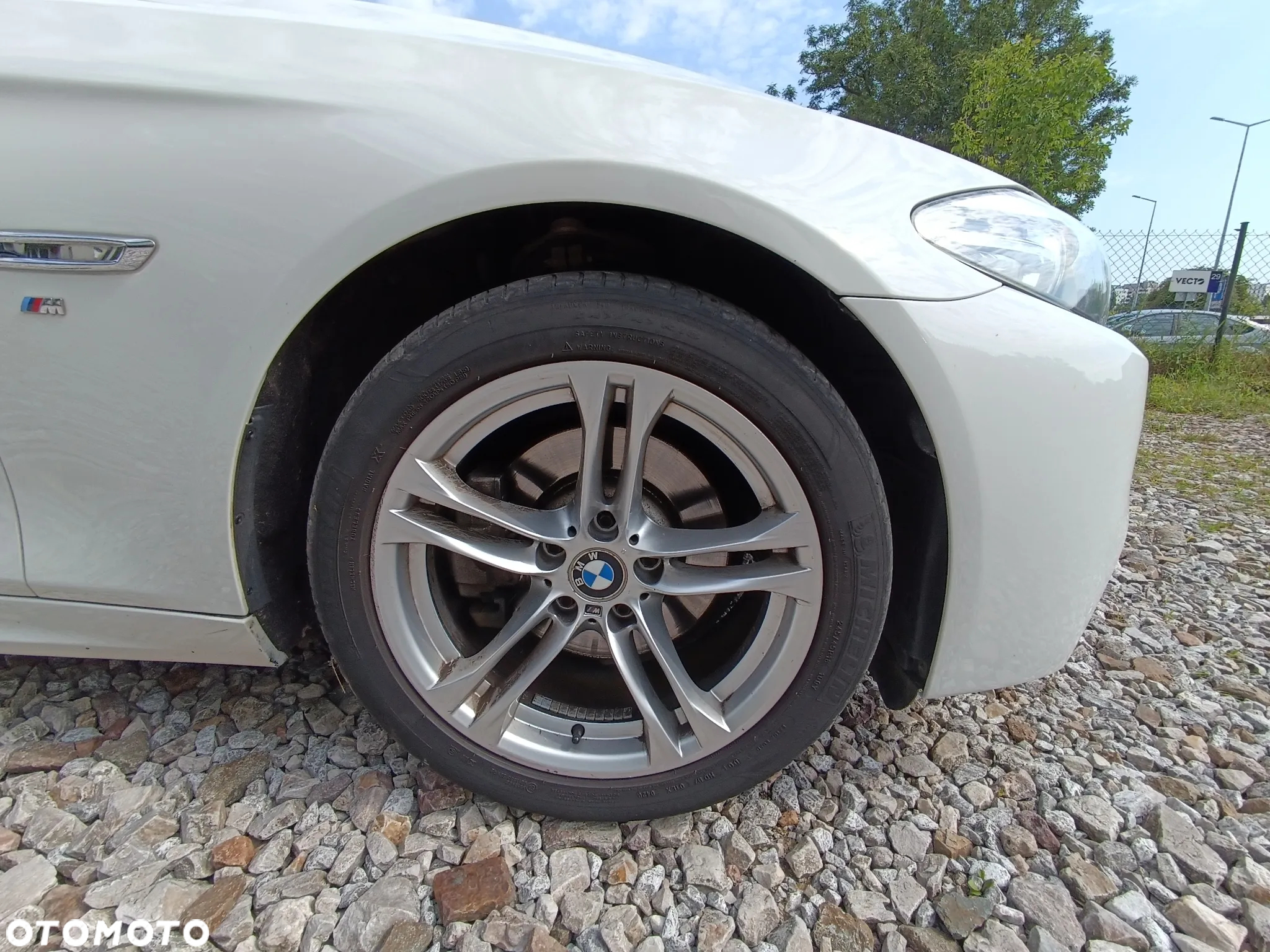 BMW Seria 5 520d xDrive - 15