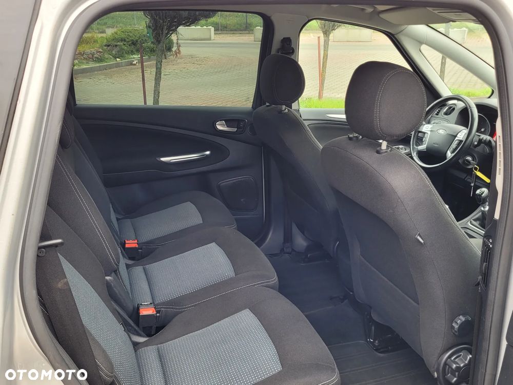 Ford S-Max - 25
