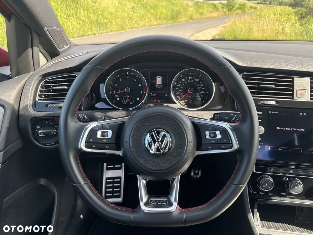 Volkswagen Golf - 13