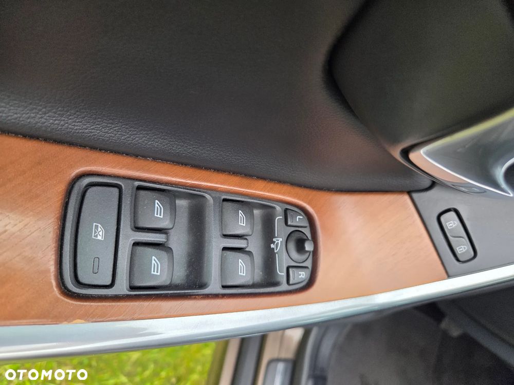 Volvo XC 60 D3 Drive-E Momentum - 10
