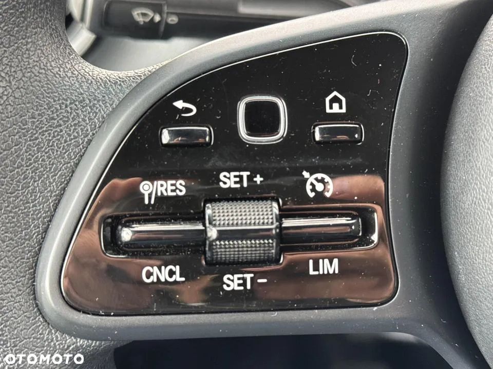 Mercedes-Benz Sprinter - 16