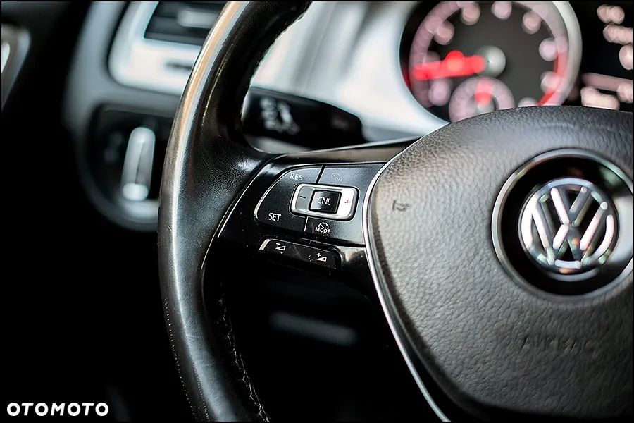 Volkswagen Golf - 20