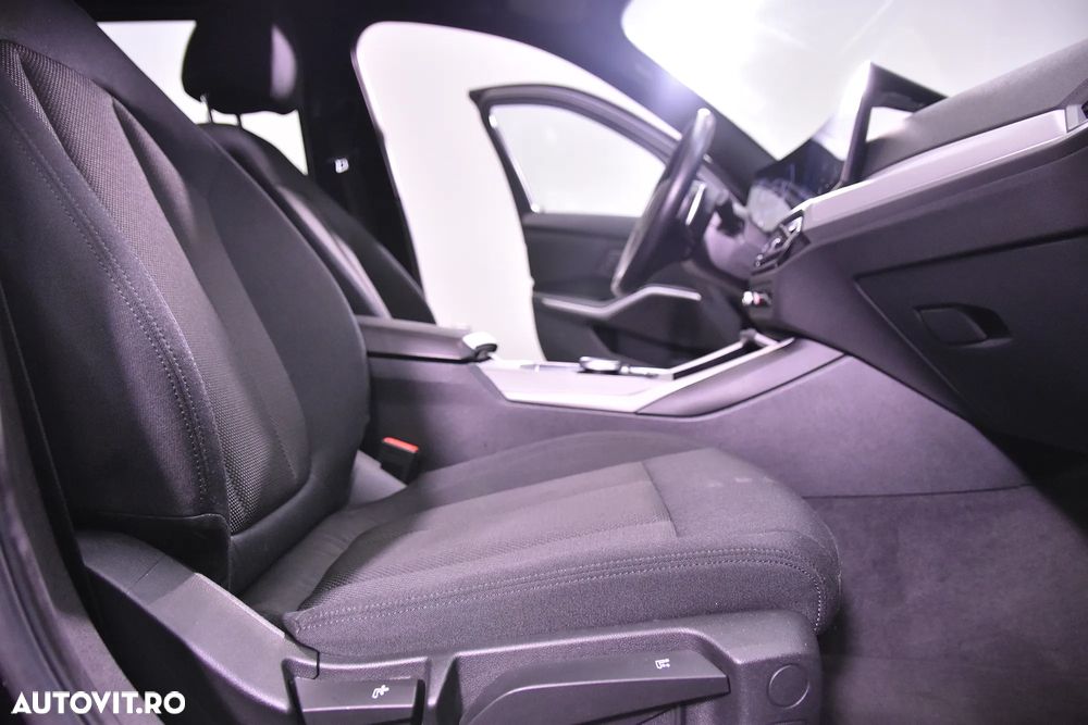BMW Seria 3 320e xDrive Aut. - 12