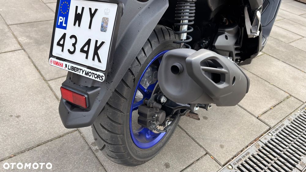 Yamaha NMAX - 10