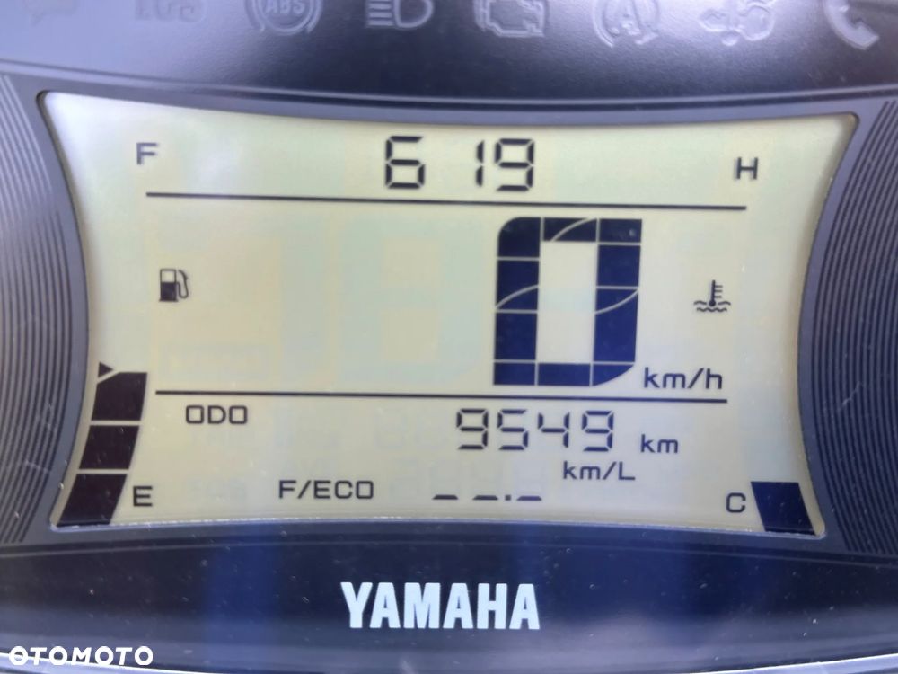 Yamaha NMAX - 13