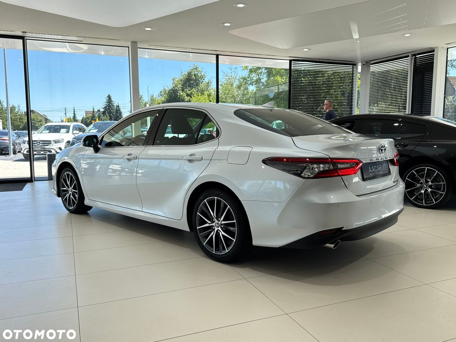 Toyota Camry - 3