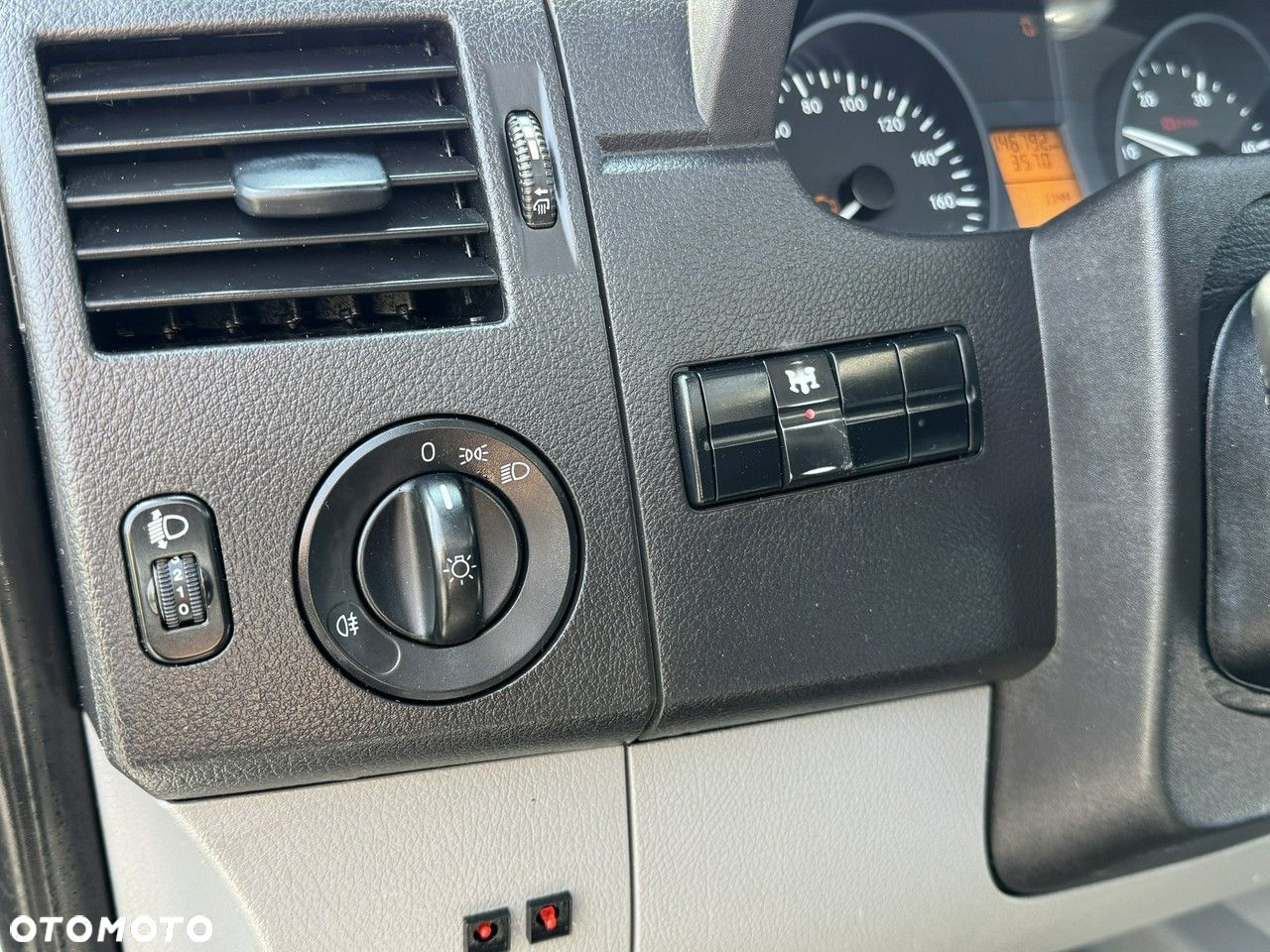 Mercedes-Benz Sprinter - 25