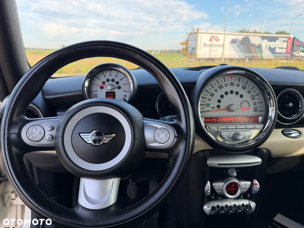 MINI Cooper Standard - 16