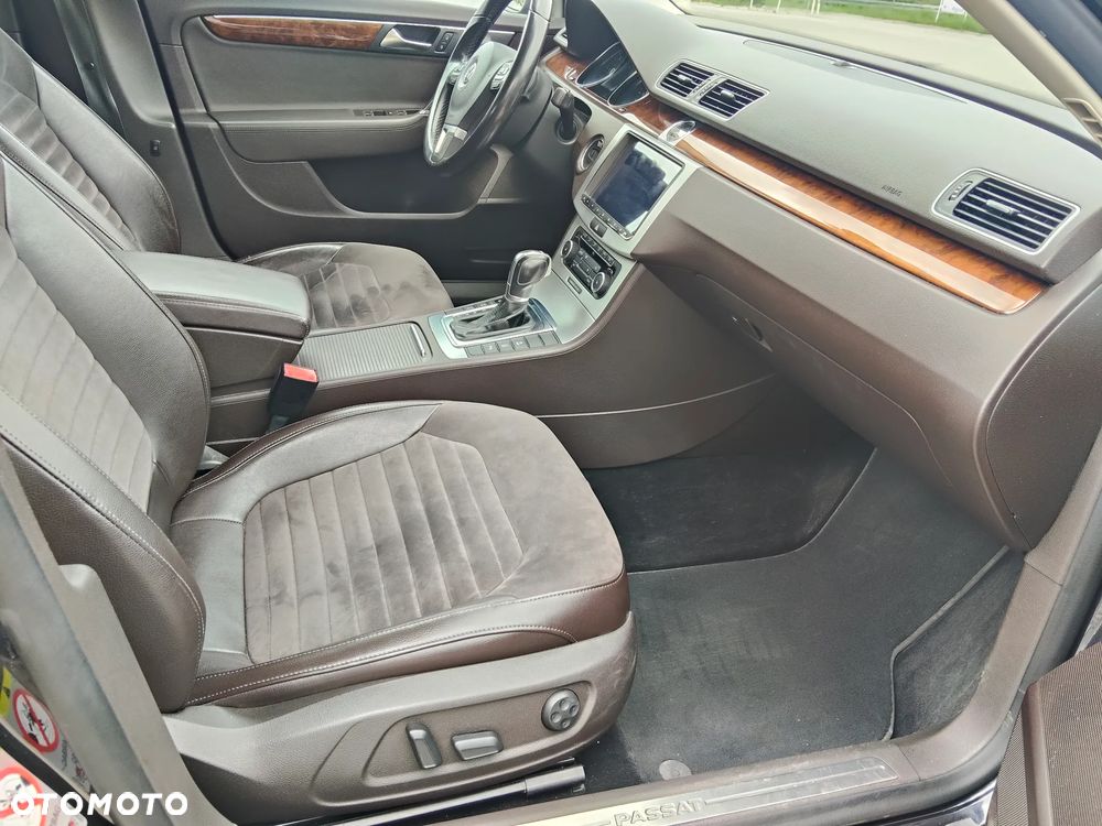Volkswagen Passat 2.0 TDI DSG BlueMotion Technology Highline - 17