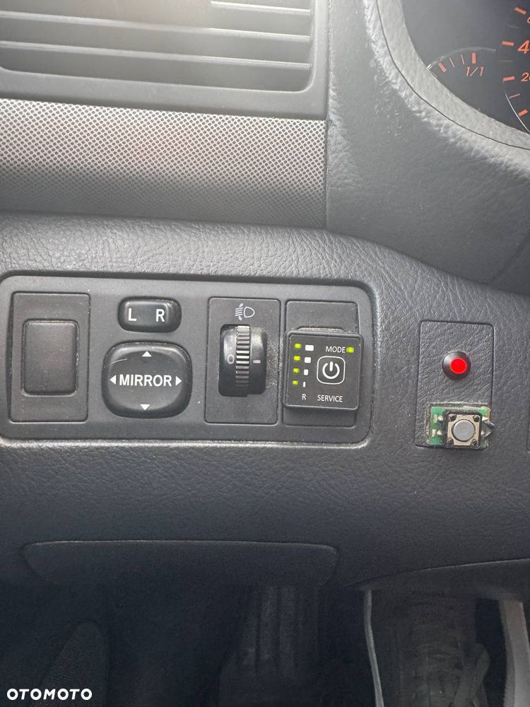 Toyota Avensis 1.6 VVT-i Luna - 12