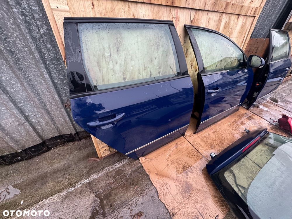 Vw Volkswagen Passat b6 La5e kod lakieru drzwi przednie tylne prawe lewe przód tył klapa tył tylnia klapa bagażnika lampy tył tylnie zderzak tył pdc błotnik prawy lewy zbiorniczek spryskiwaczy webasto 00018031232 / 9013859c pas przedni diesel grill lampy przód przednie maska próg zderzak przedni belka niebieski granatowy - 19