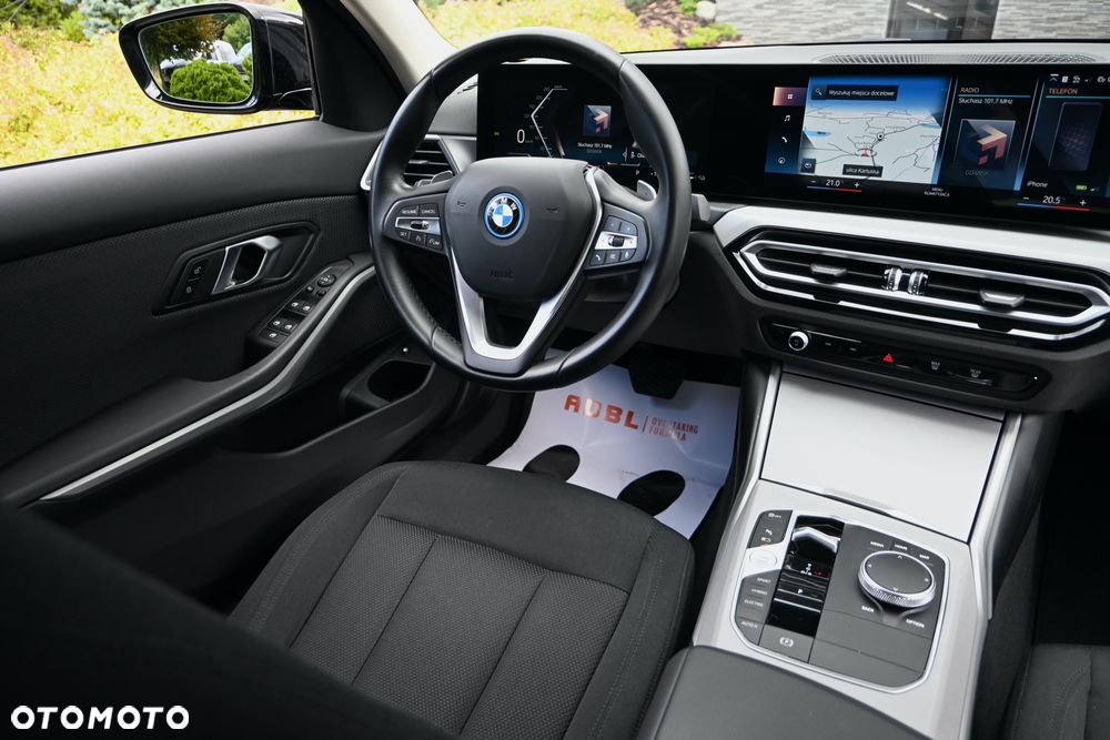 BMW Seria 3 320e Sport Line - 18