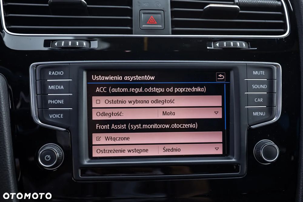 Volkswagen Golf - 34