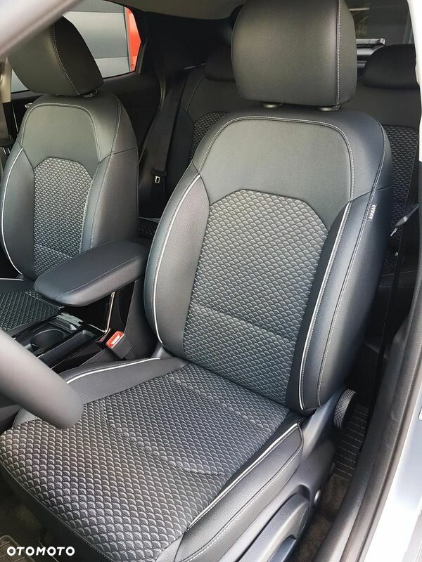 Kia XCeed 1.5 T-GDI Business Line DCT - 12