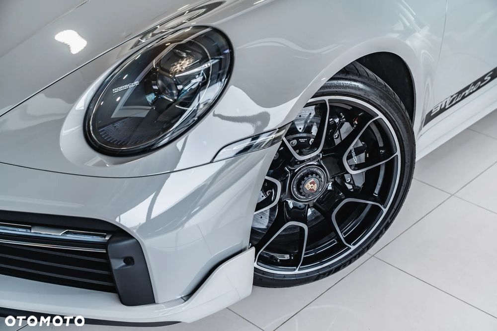 Porsche 911 Turbo S - 4