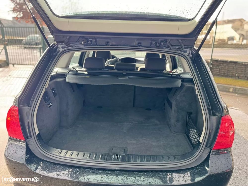 BMW 320 d Touring Navigation - 9