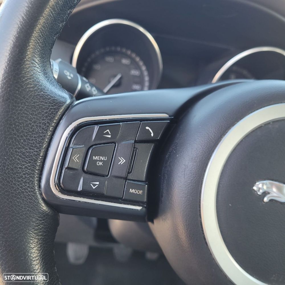 Jaguar XE 2.0 D Pure - 16
