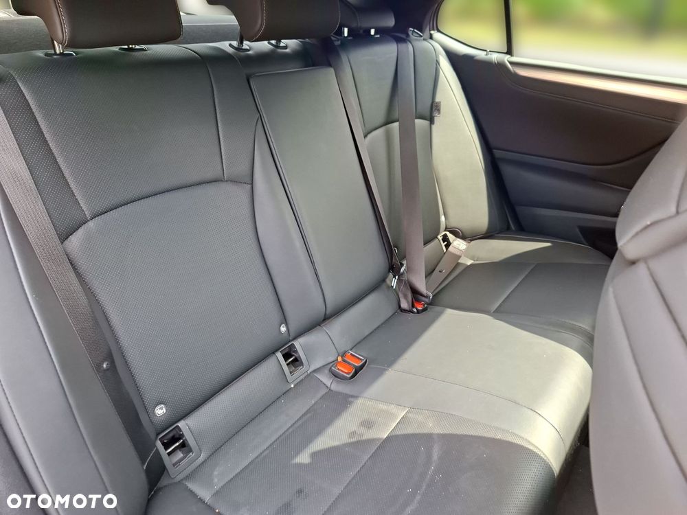 Lexus ES 300h F Sport Edition - 19