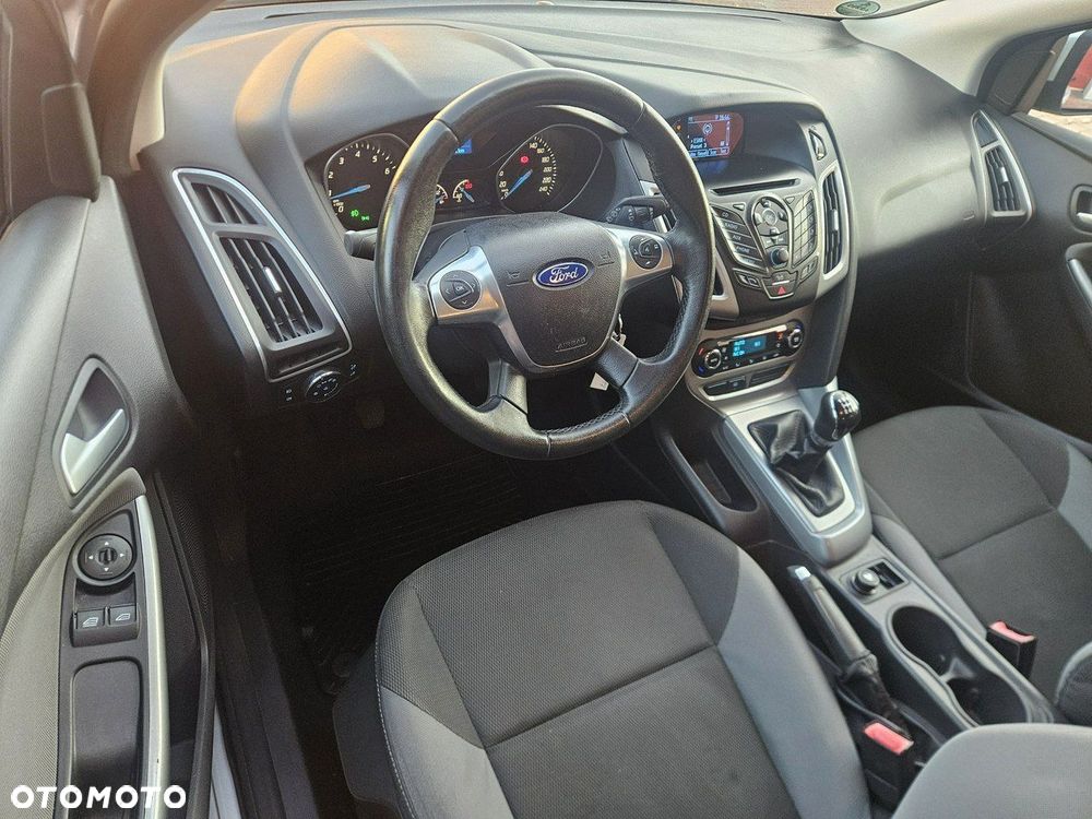 Ford Focus 1.6 Edition - 8