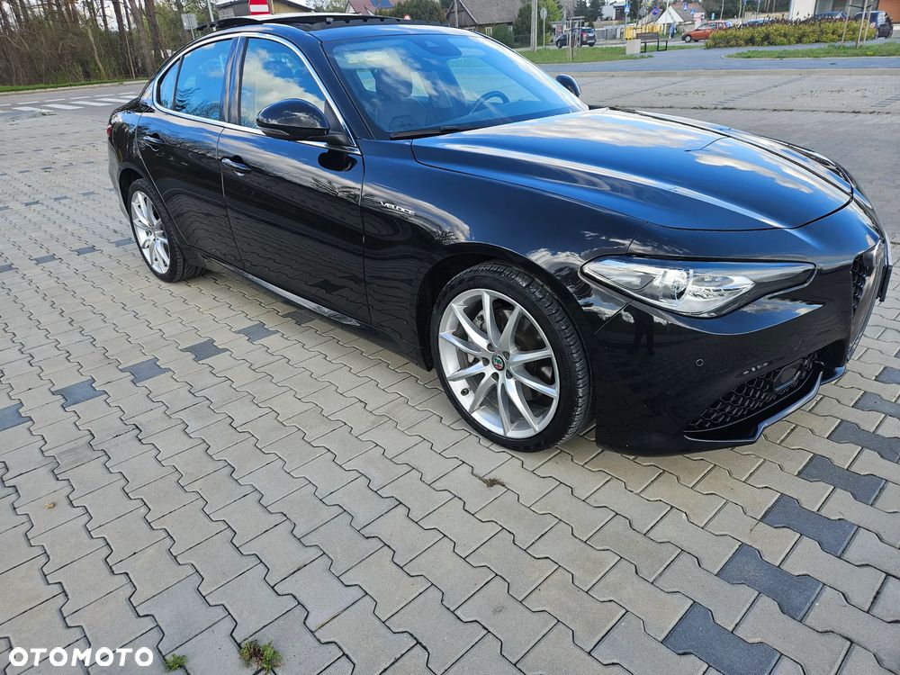 Alfa Romeo Giulia 2.0 Turbo 16V AT8-Q4 Veloce Ti - 3