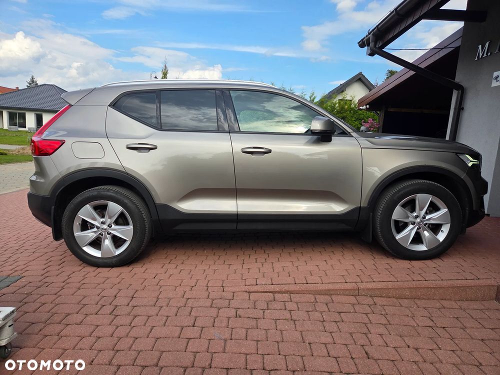 Volvo XC 40 T3 Momentum Pro - 4