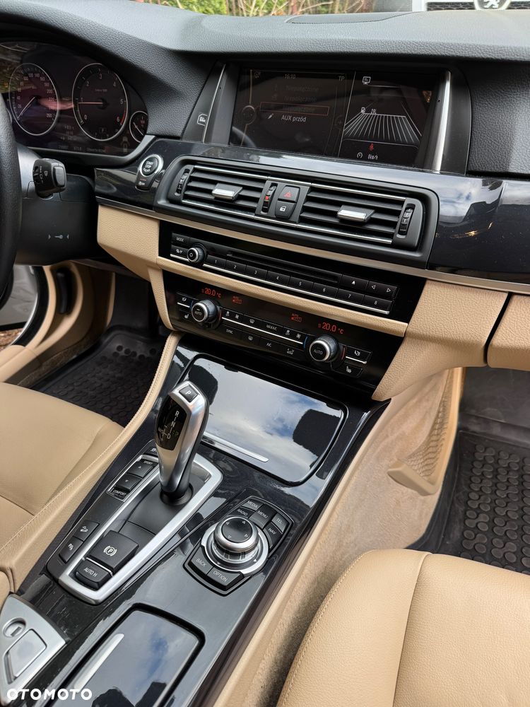 BMW Seria 5 520d xDrive Luxury Line - 32