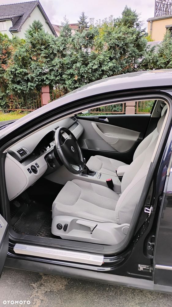Volkswagen Passat 2.0 FSI Comfortline - 14