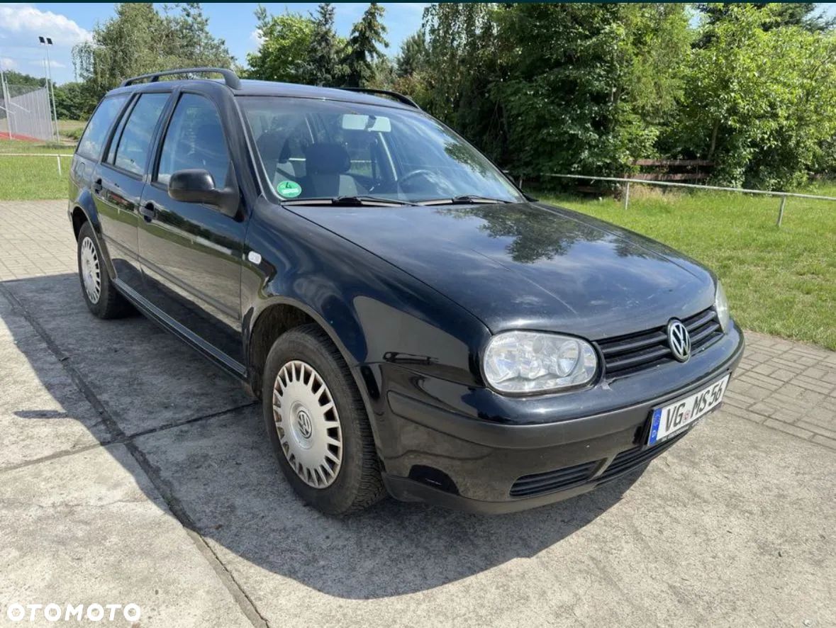 Volkswagen Golf - 1