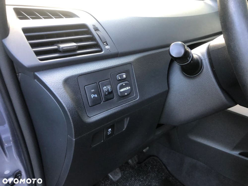 Toyota Verso 1.8 5-Sitzer Executive - 30