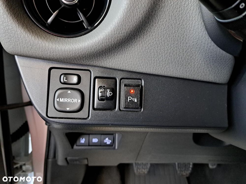 Toyota Yaris - 31