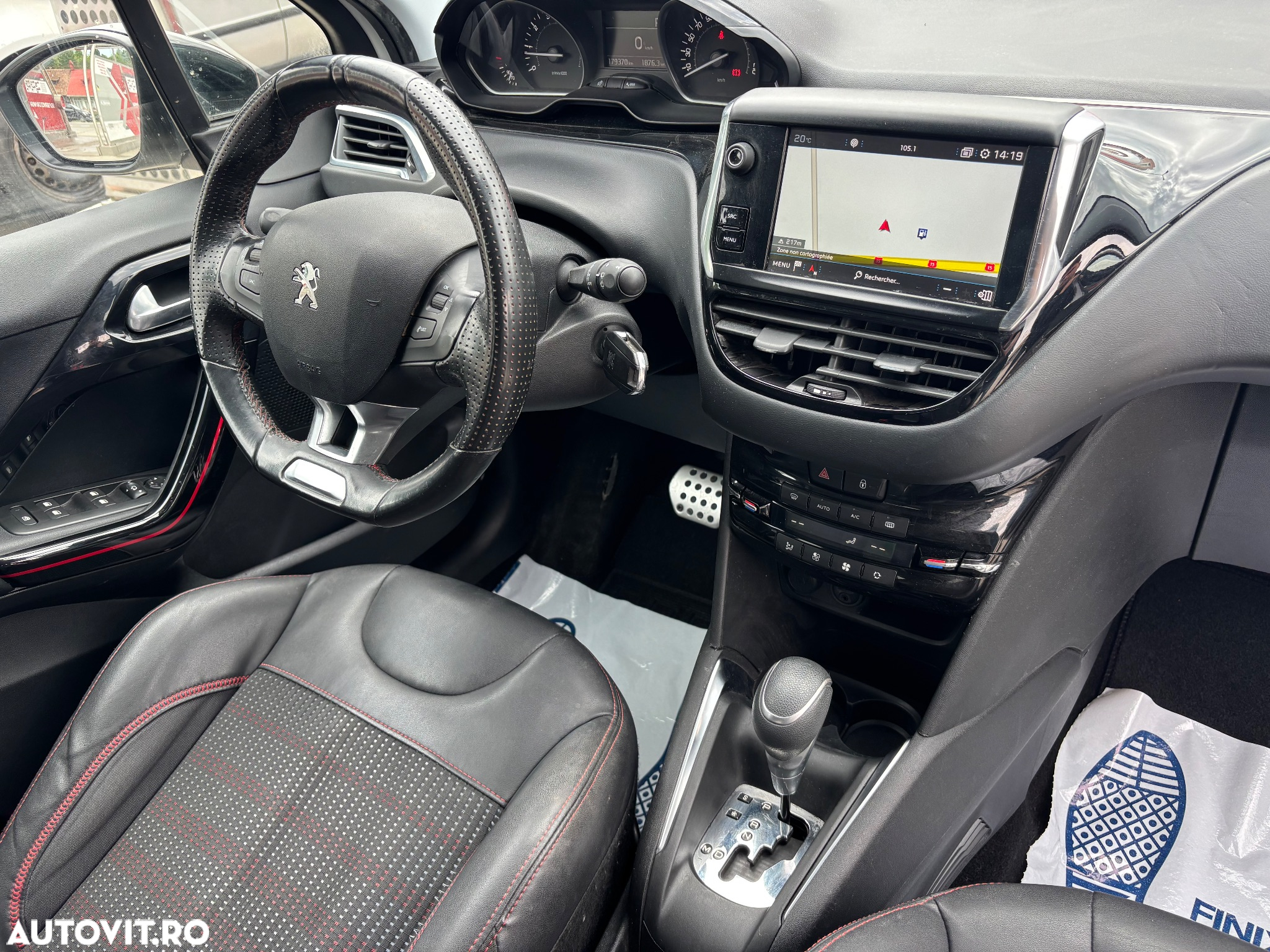 Peugeot 208 1.2 L PureTech Turbo Allure Aut. - 10