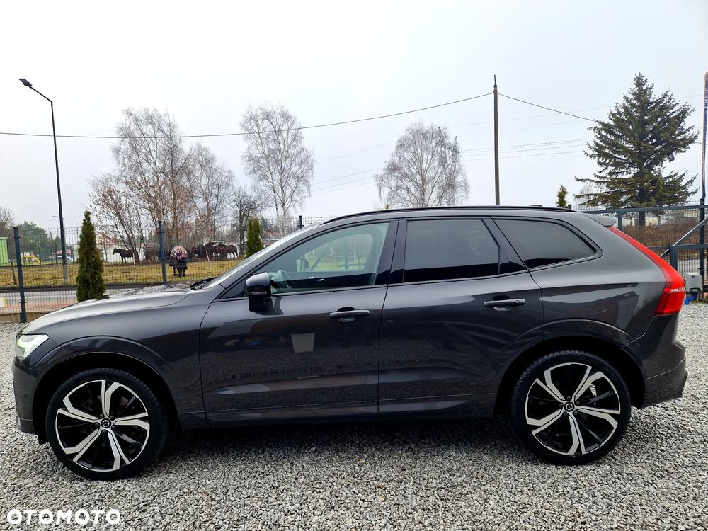 Volvo XC 60 B4 D Plus Dark - 28