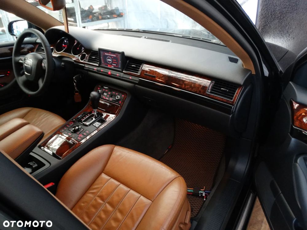 Audi A8 - 12