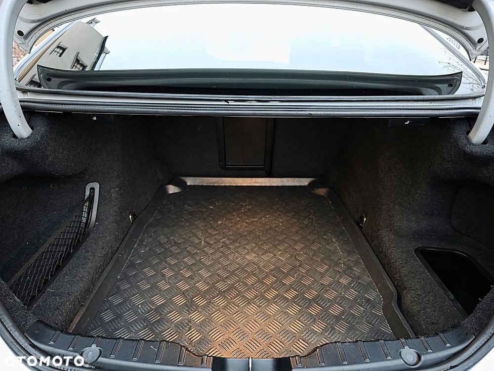 BMW Seria 5 525d xDrive - 15