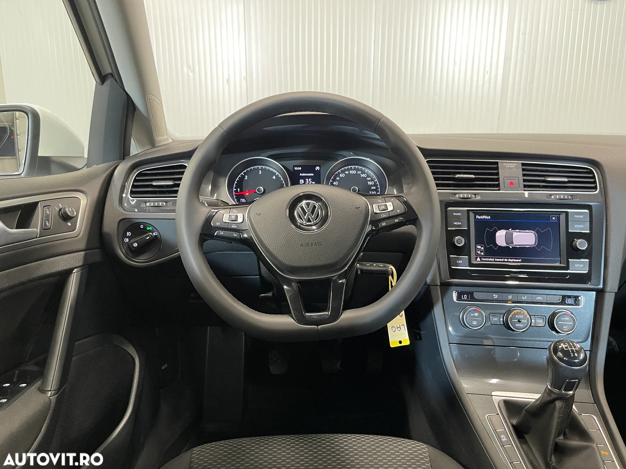 Volkswagen Golf 1.6 TDI Trendline - 6