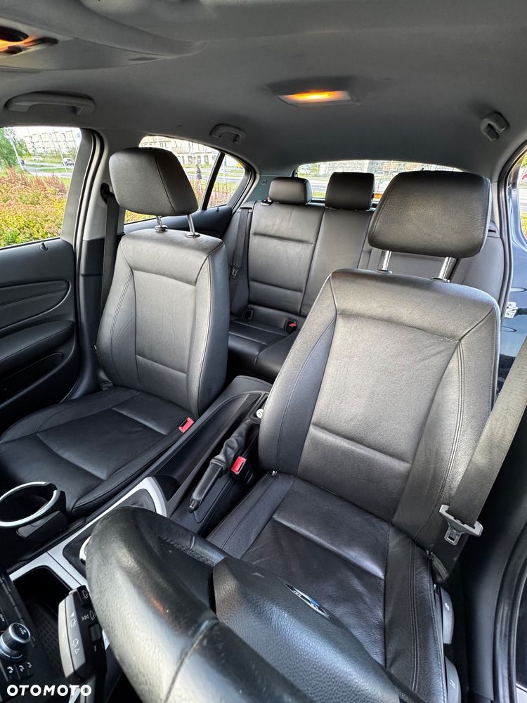BMW Seria 1 120d - 11